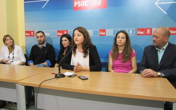 Esther Peñalba con otros miembros apoyando su candidatura al proceso de primarias para la Alcaldía.